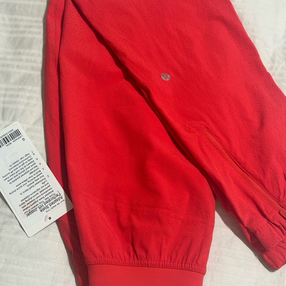 Lululemon Red Adapted state perforated jogger sz 0 - Picture 9 of 9
